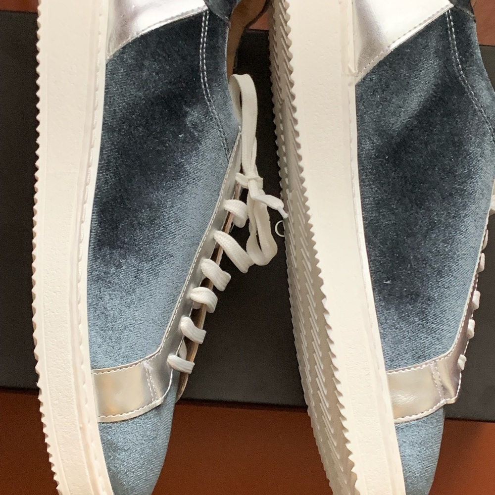 Sneakers(Unisex) - Picture 5 of 8